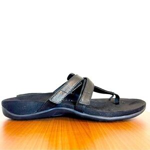 Vionic Karley Sandal in Black - size 8